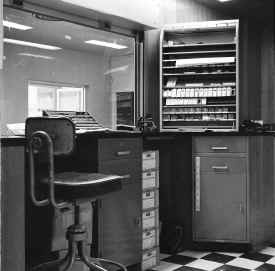 Station-Long Beach-Ticket Office-Interior-07-12-72 (Keller-Keller).jpg (112397 bytes)